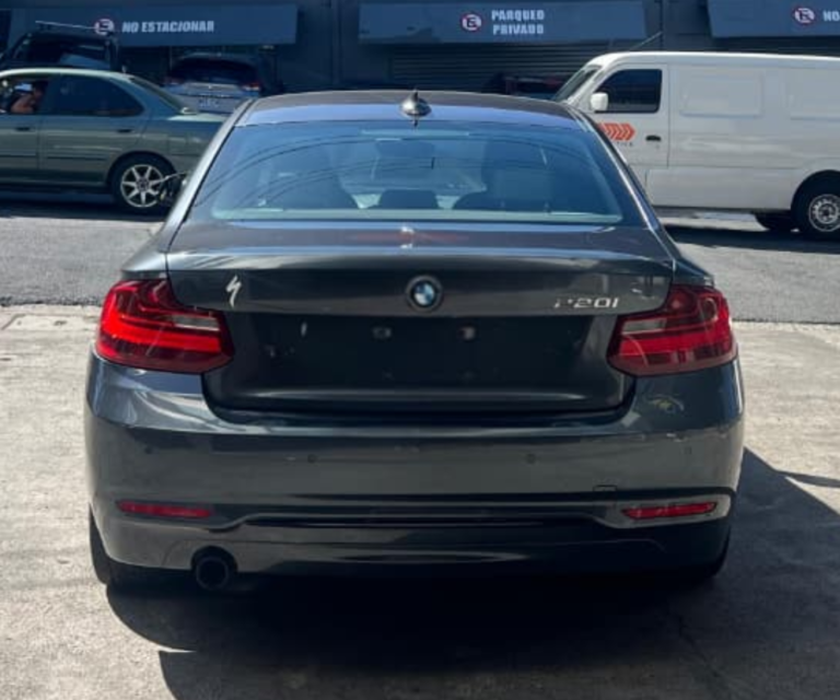 BMW 220i Sport 2016 (4)