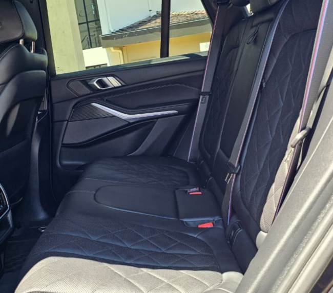 BMW X5 M50i 2023 (7)