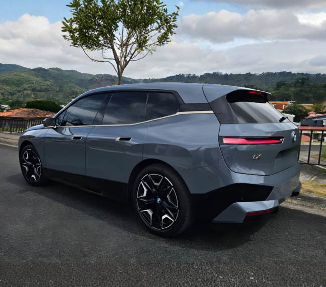 BMW IX 2023 (3)