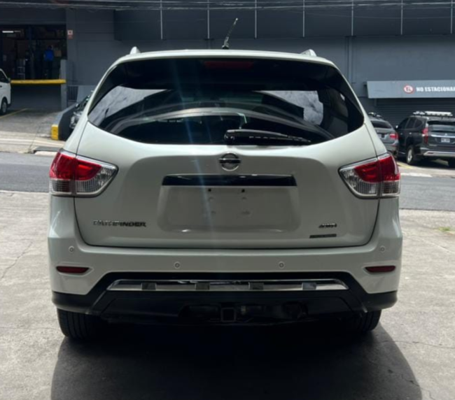 Nissan Pathfinder 2015 (4)