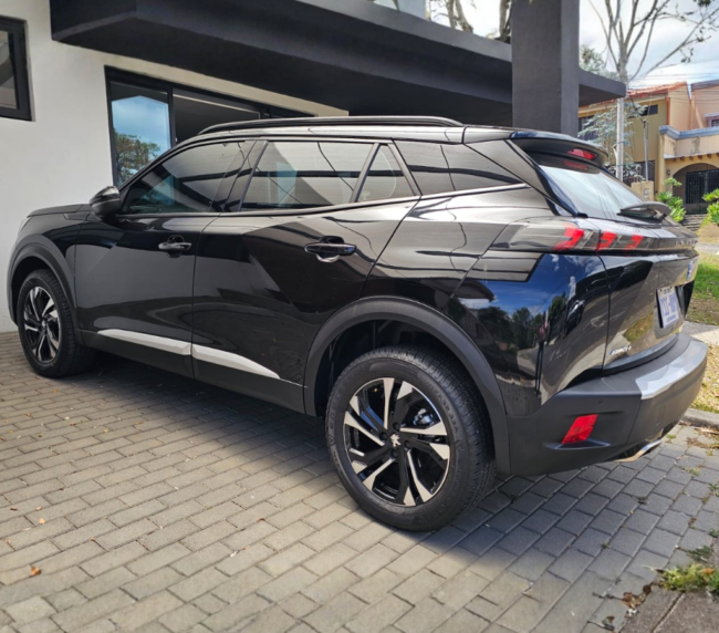 Peugeot 2008 2023 (5)