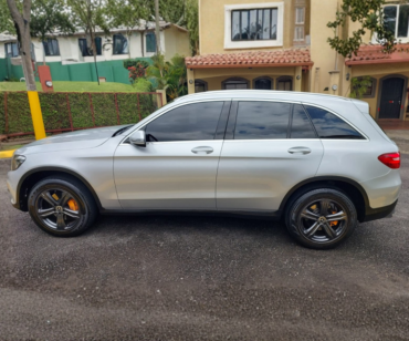 Mercedes Benz GLC250 4Matic 2018 (3)