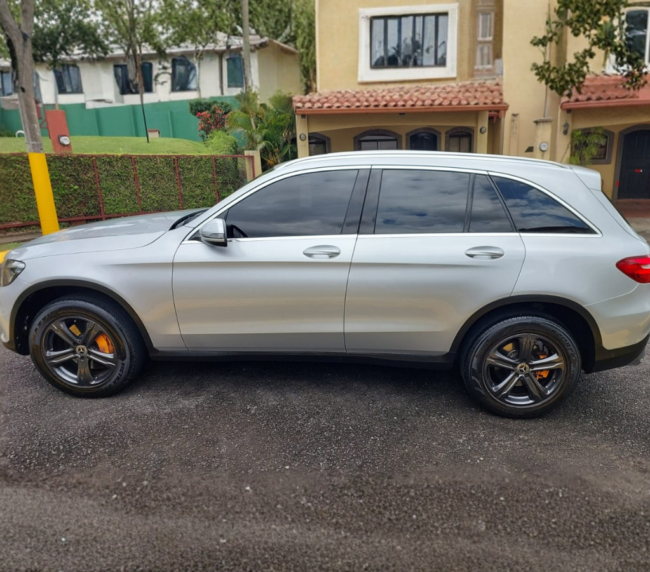 Mercedes Benz GLC250 4Matic 2018 (3)