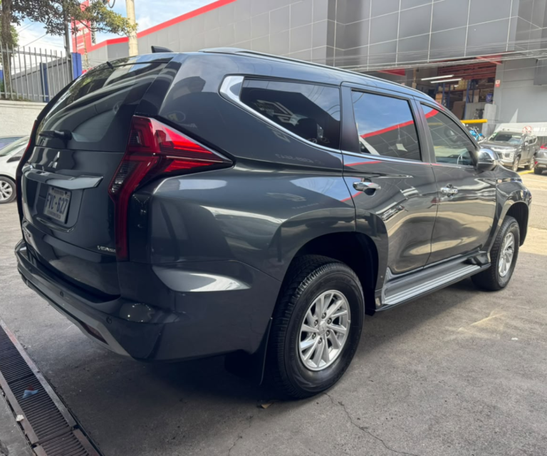 Mitsubishi Montero Sport 2023 (2)