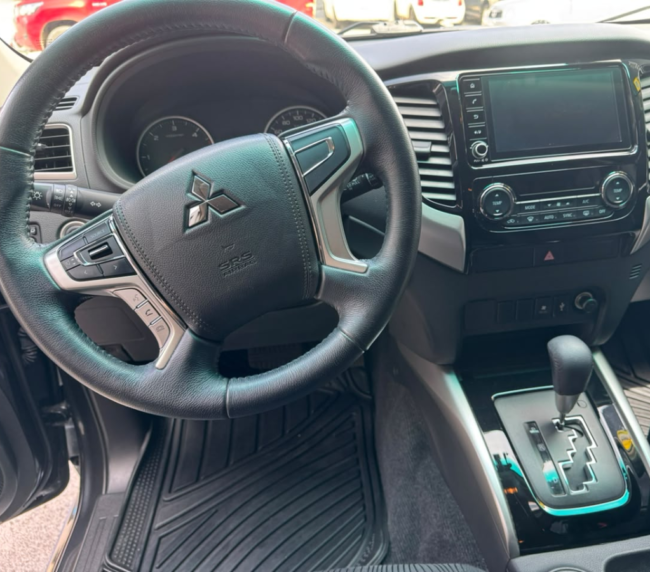 Mitsubishi Montero Sport 2023 (7)