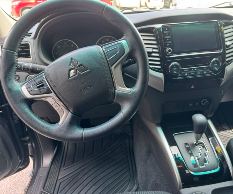 Mitsubishi Montero Sport 2023 (7)