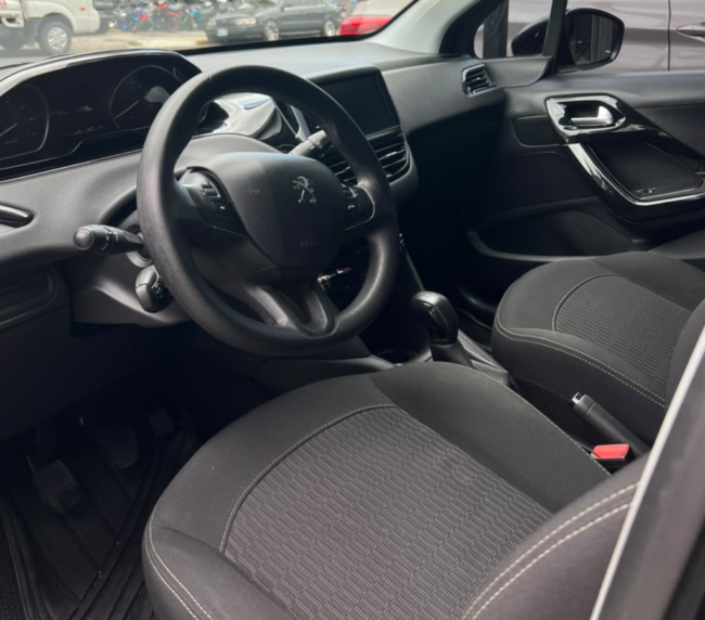 Peugeot 208 (sedán) 2018 (6)