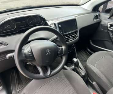 Peugeot 208 (sedán) 2018 (7)